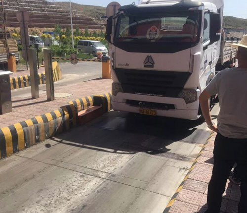 石拐區(qū)交通運輸局委托計量院對后壩隧道地磅檢定